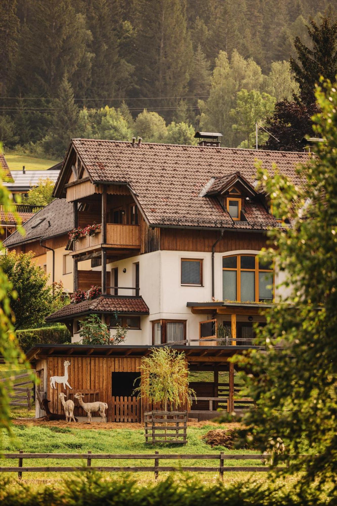 Hotel Winkler-Tuschnig Weissensee Ngoại thất bức ảnh
